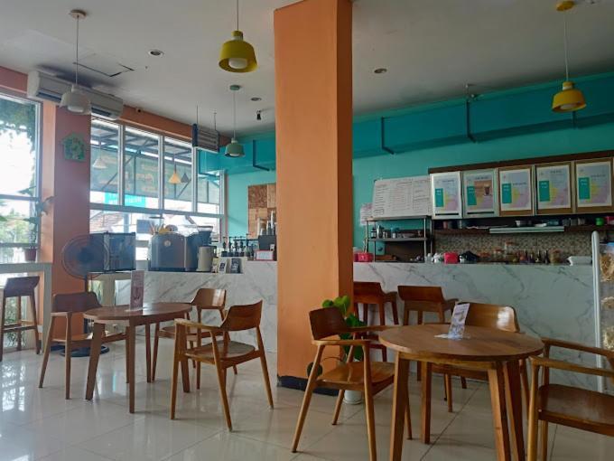 Dekost Madiun Hotel Bagian luar foto