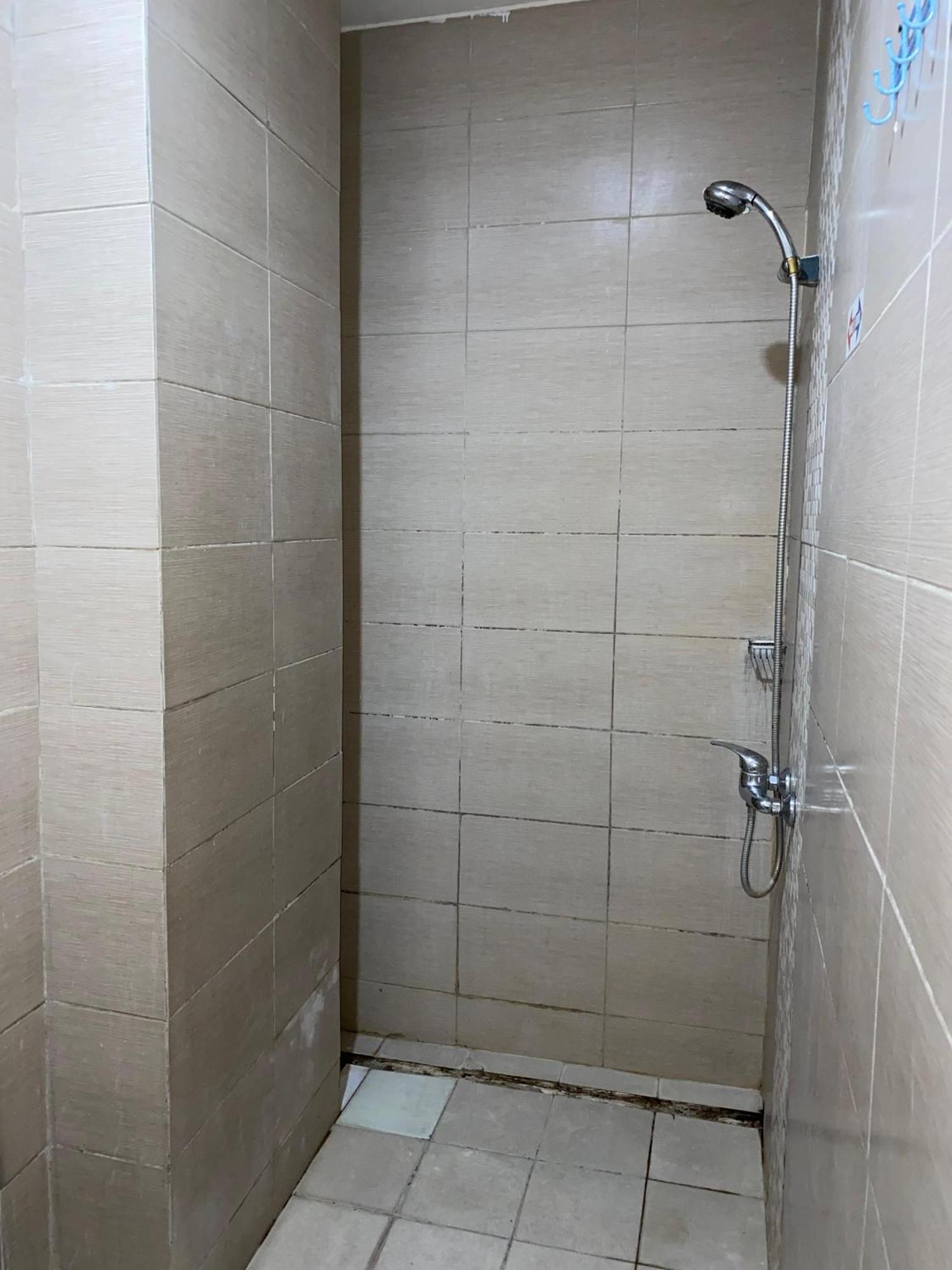 Dekost Madiun Hotel Bagian luar foto